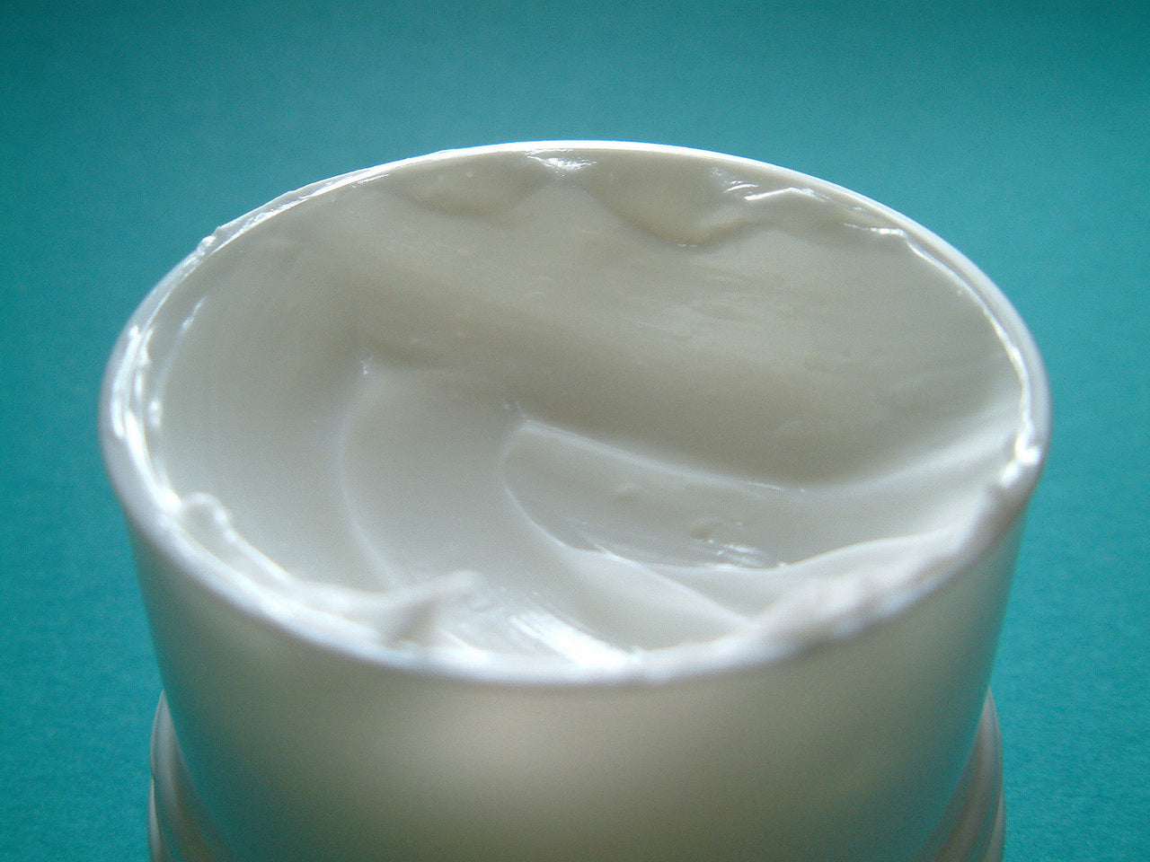 Czym jest maść konopna?